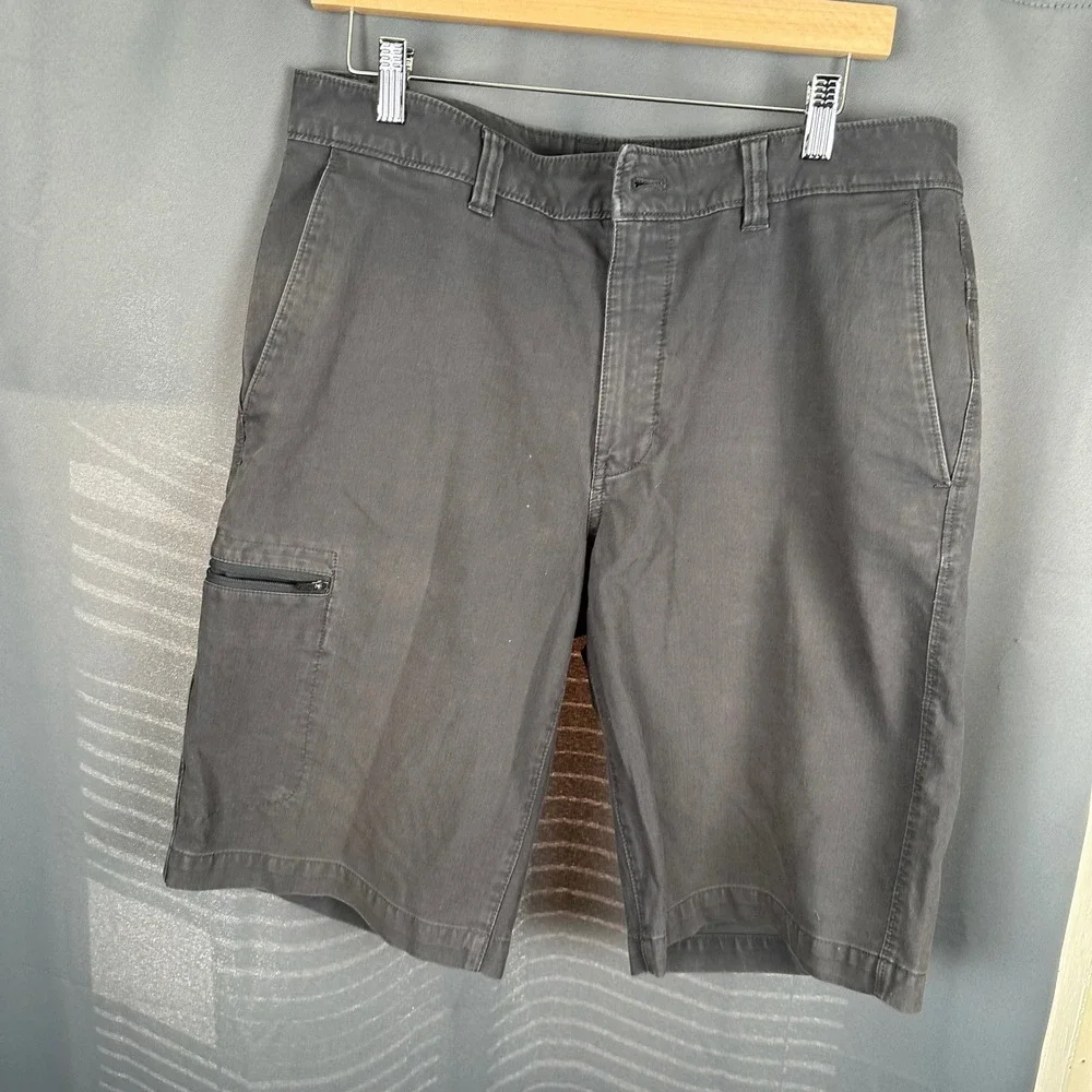 The North Face Mens Gray Utility Cargo Shorts Size 34 Hiking Outdoor Casual